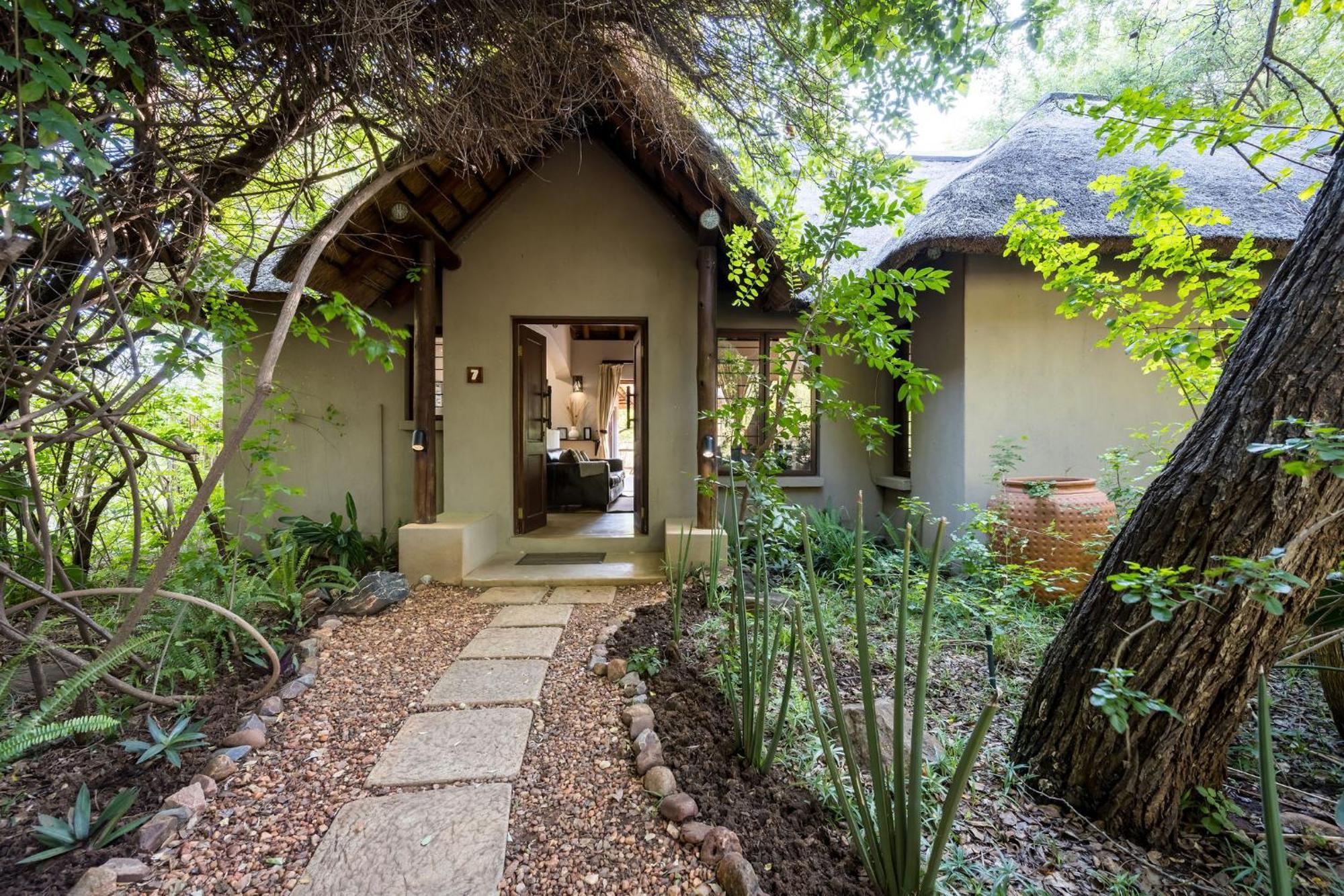 Raptors Lodge Hoedspruit Exterior photo
