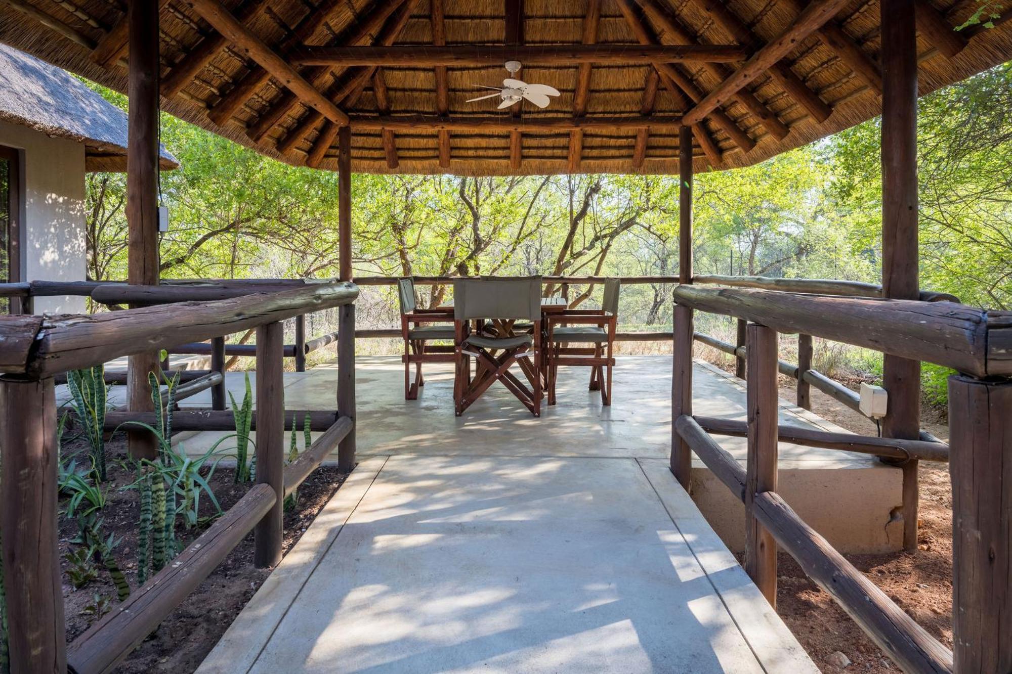 Raptors Lodge Hoedspruit Exterior photo