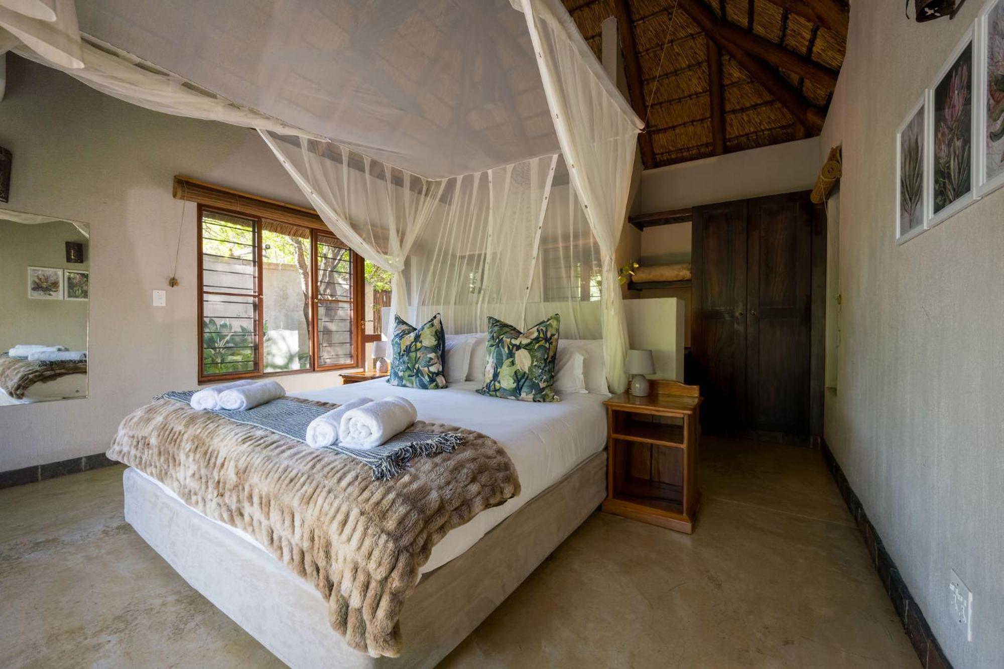 Raptors Lodge Hoedspruit Exterior photo