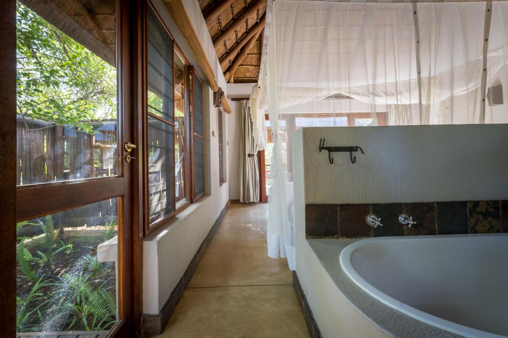 Raptors Lodge Hoedspruit Exterior photo