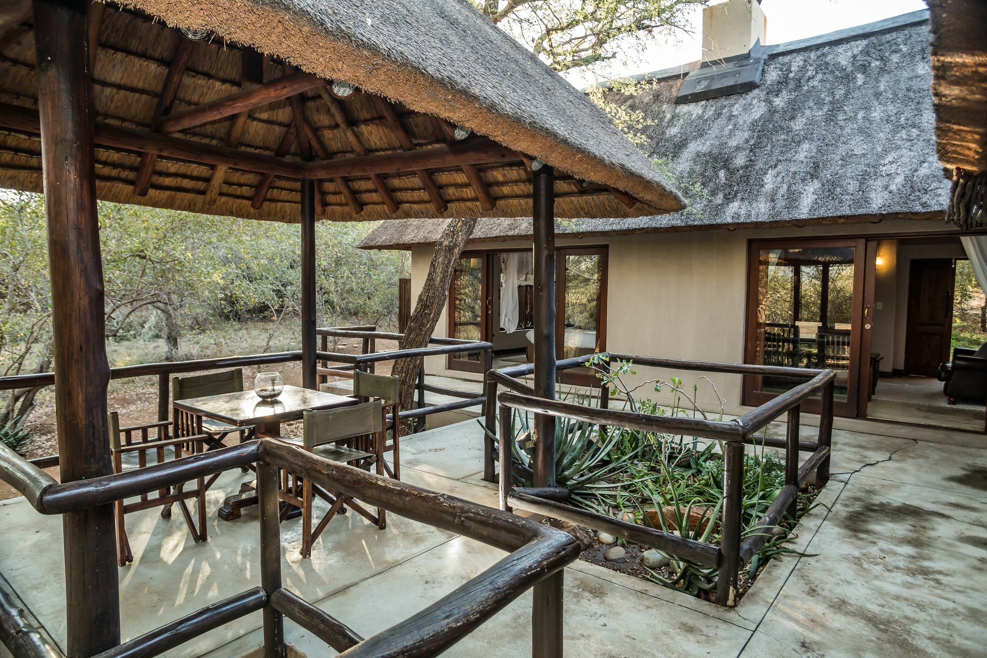 Raptors Lodge Hoedspruit Exterior photo